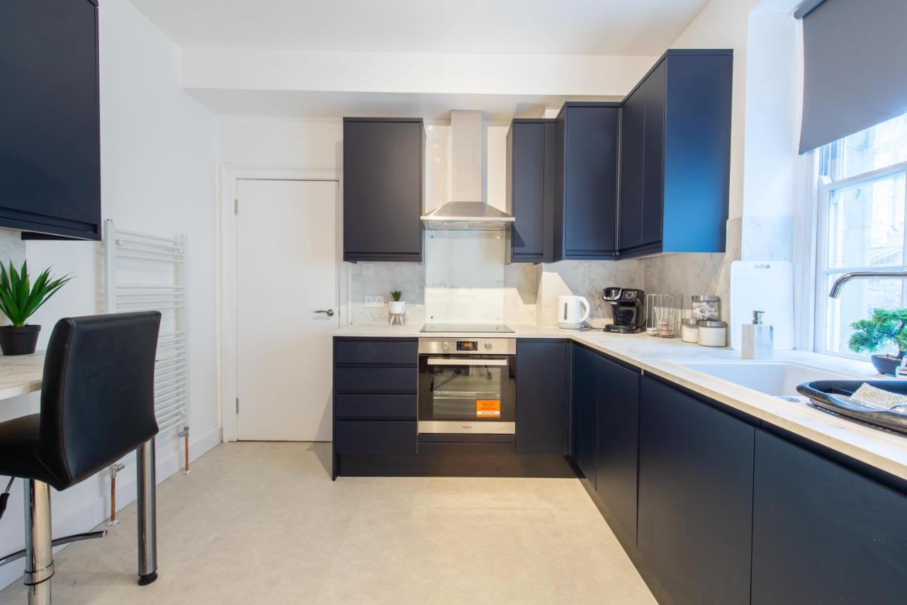 Luxe Maisonette- Parking, 4K Tvs, Leds, Local Snacks And More! 바스 외부 사진