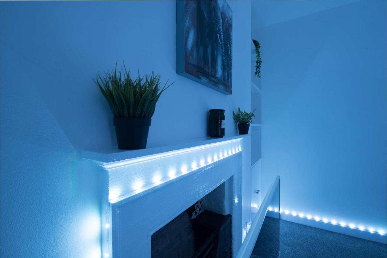 Luxe Maisonette- Parking, 4K Tvs, Leds, Local Snacks And More! 바스 외부 사진