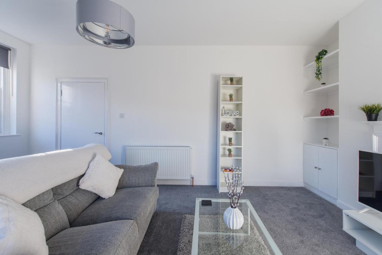 Luxe Maisonette- Parking, 4K Tvs, Leds, Local Snacks And More! 바스 외부 사진